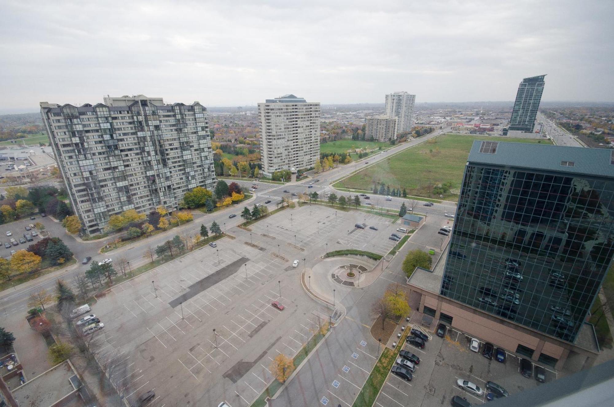 Royal Stays Furnished Apartments - Square One Mississauga Zimmer foto