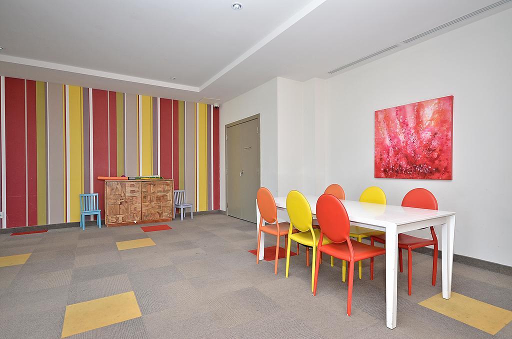 Royal Stays Furnished Apartments - Square One Mississauga Exterior foto