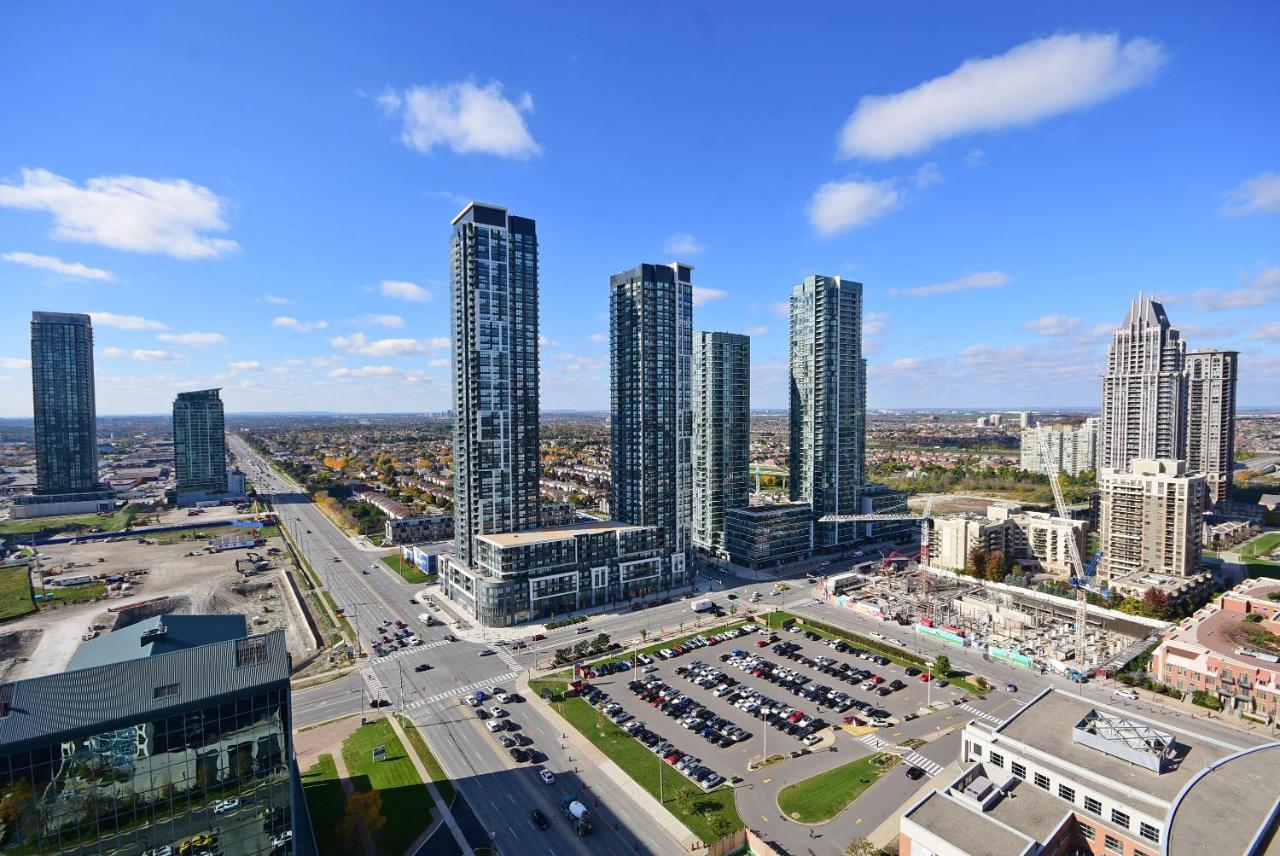 Royal Stays Furnished Apartments - Square One Mississauga Exterior foto